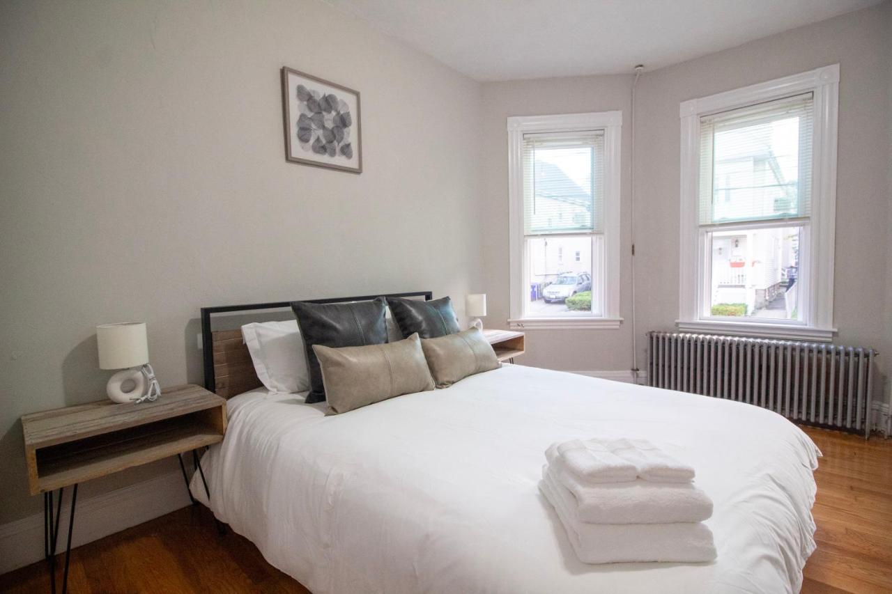 2 Bedroom Condo Close To Boston And Cambridge With Free Parkings Exteriör bild