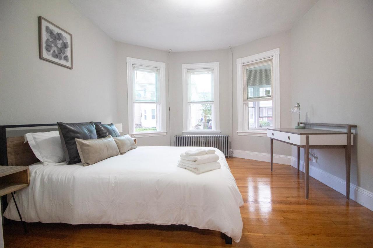 2 Bedroom Condo Close To Boston And Cambridge With Free Parkings Exteriör bild