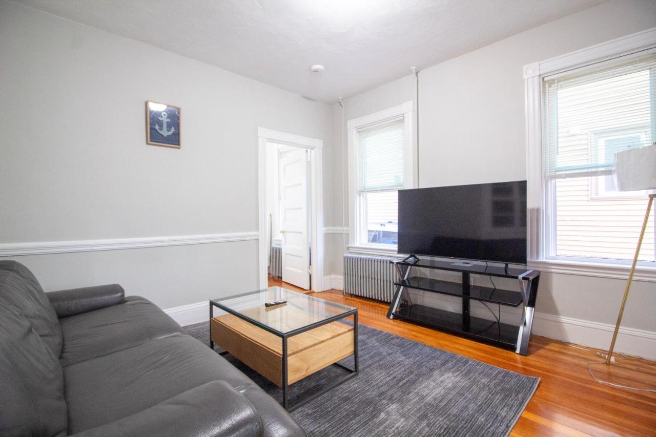 2 Bedroom Condo Close To Boston And Cambridge With Free Parkings Exteriör bild